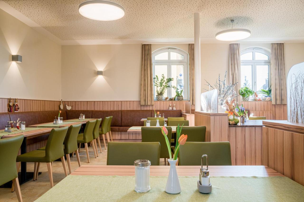Hotel Goldener Loewe Günzburg Екстериор снимка